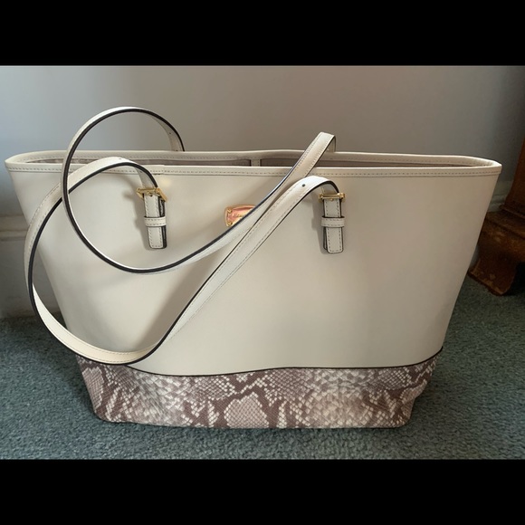 MK tote - Picture 1 of 4